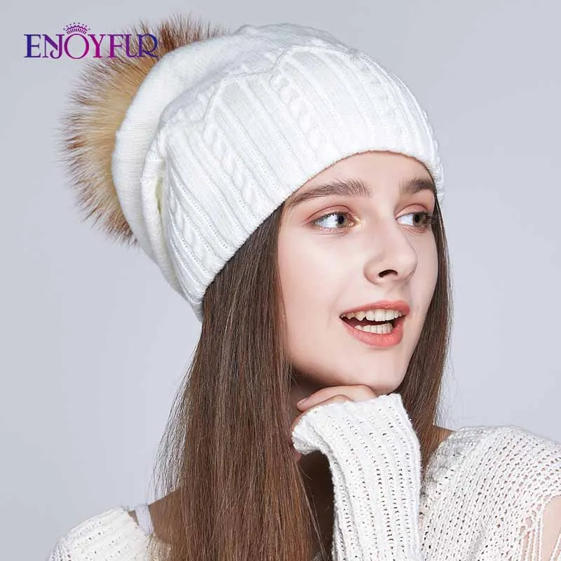 ENJOYFUR толстый зимний Шапки для Для женщин мех енота помпон шапки модные твист типа