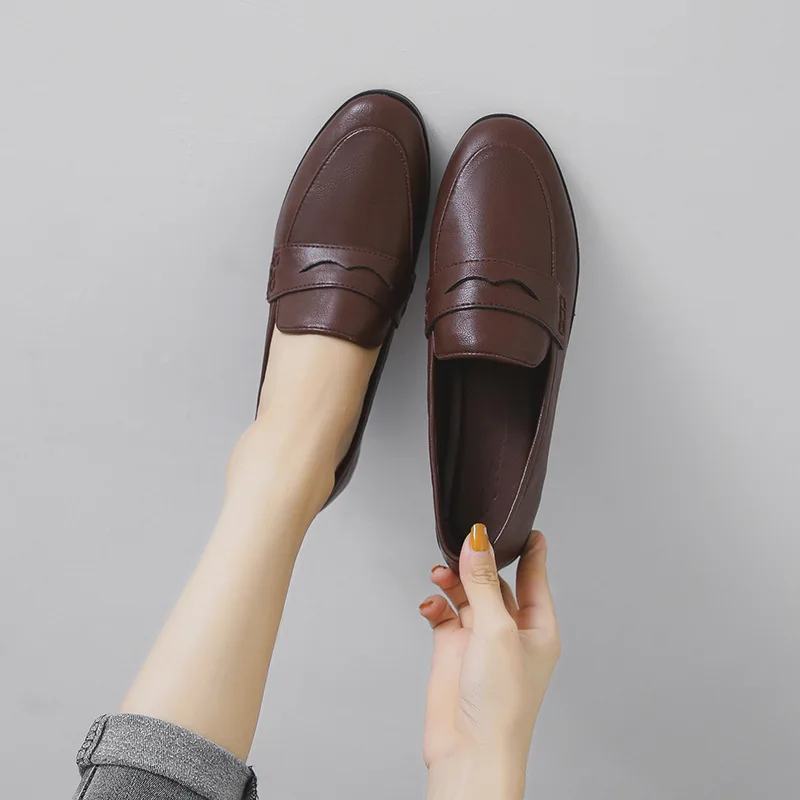 Vintage woman oxford shoes chunky heels loafers slip on brogues round toe all-match moccasins women leather derby shoes size 44