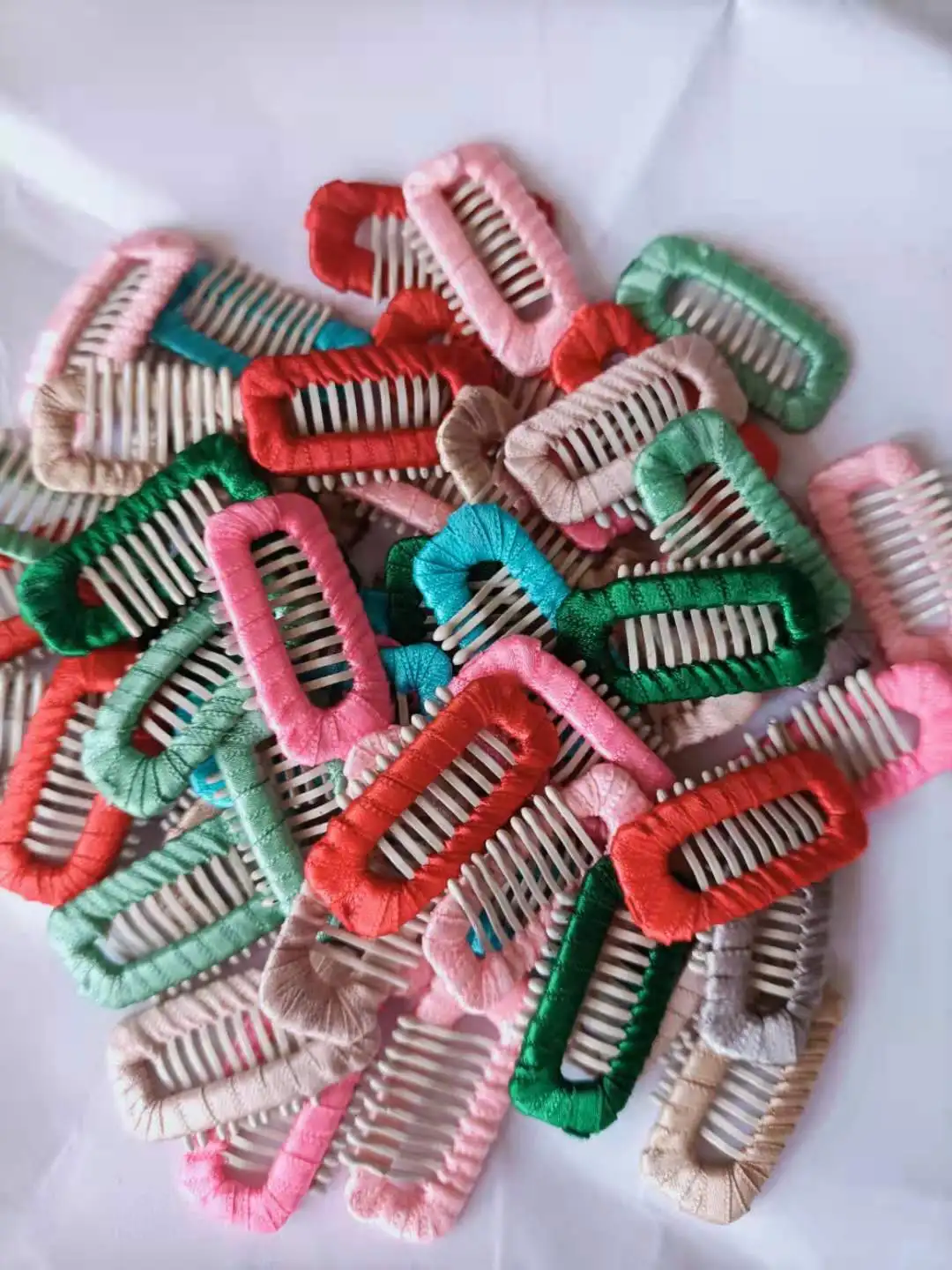 

5pcs Small Dog BB Hair Clips Yorkshire Hairpin Fashion Cute Pet Headdres Pet Comb Clip Dog Accessories