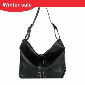 

New rivet Women Shoulder Bag Fashion Women Handbags Oil Wax Leather Large Capacity Tote Bag Casual Leather women Messenger bag