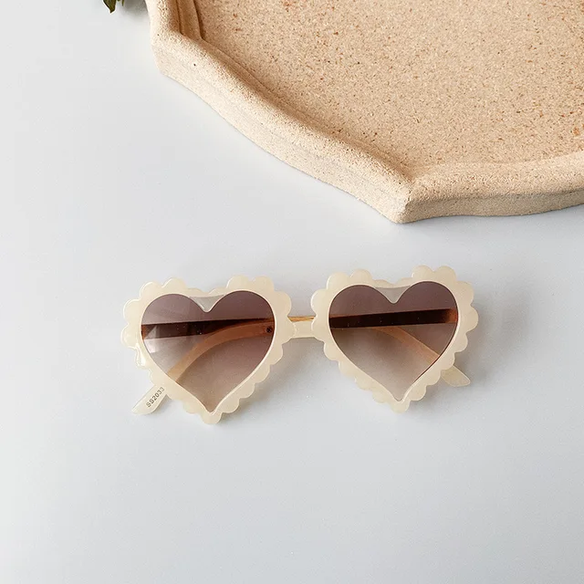 Summer Kids Baby Boy Girl Sunglasses Children Love Pattern Sunglasses Eyeglasses Beach Toys Fashion Kids Glasses 4