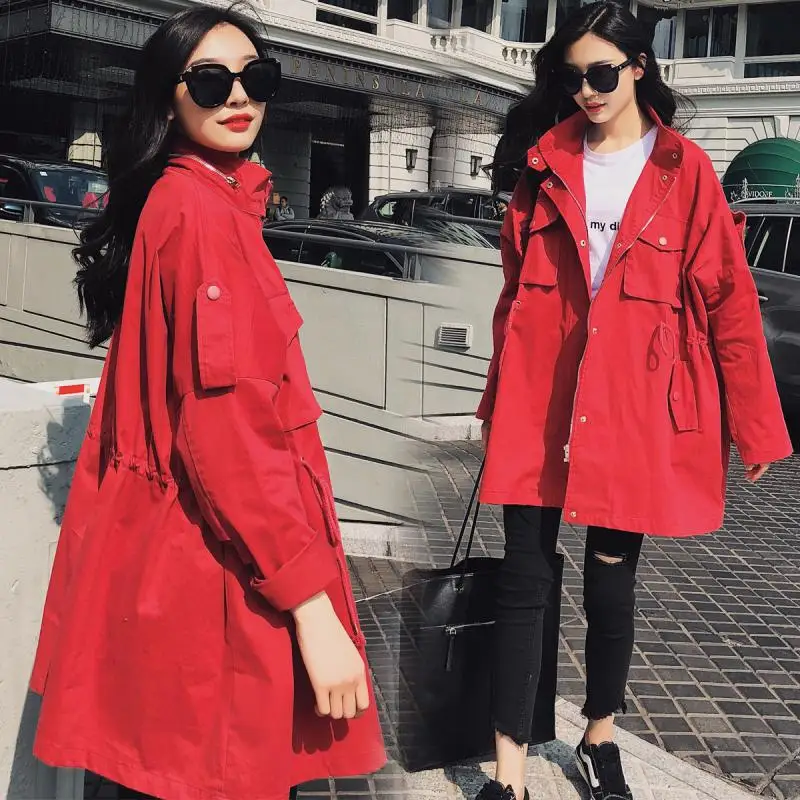 

Large Cargo Has Red Short Jacket Small Trench Coat Mid-length (Within 178)