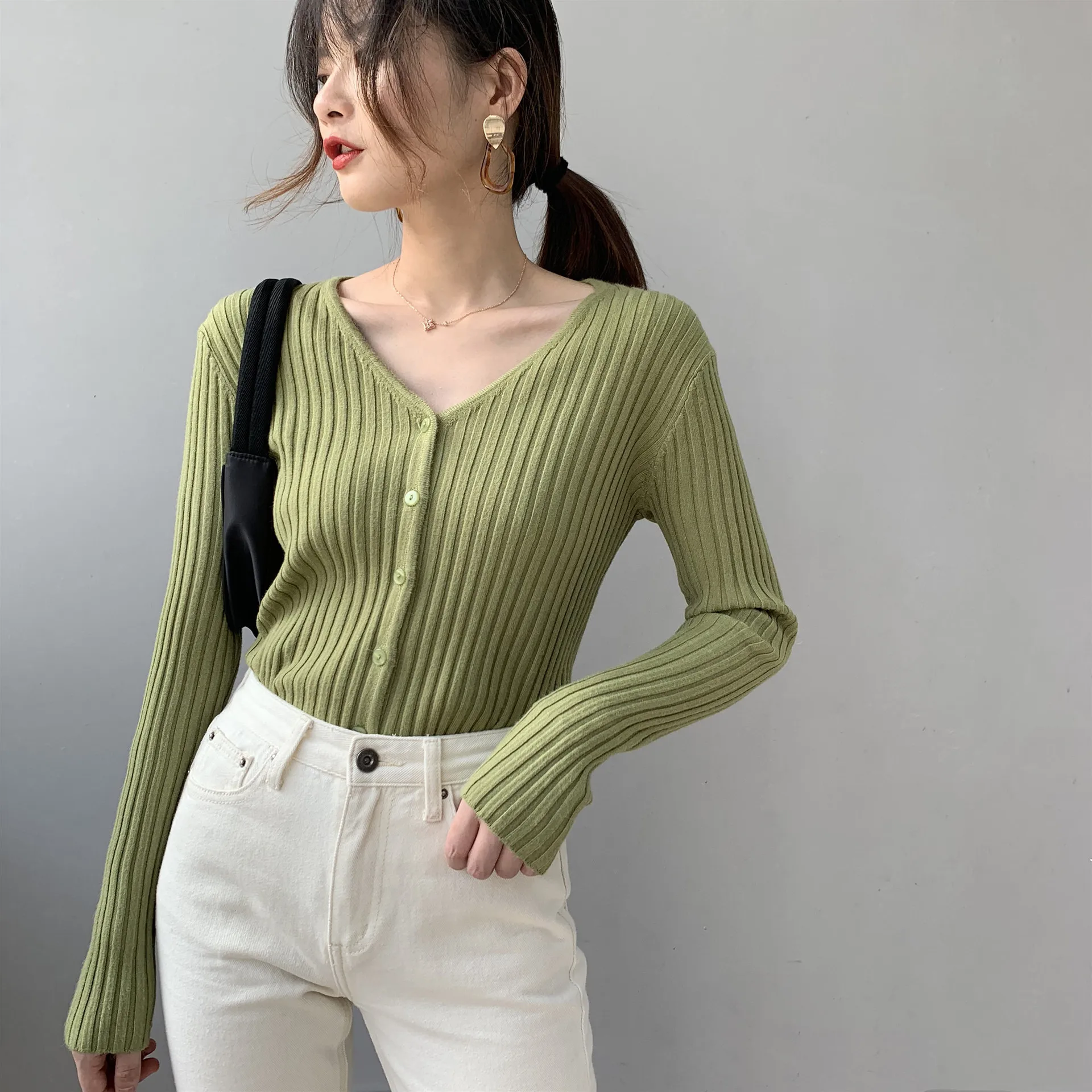 INNASOFAN Knitted sweater Women Autumn Spring long-sleeved cardigan Euro-American fashion chic elegant V-collar solid sweater - Цвет: Зеленый