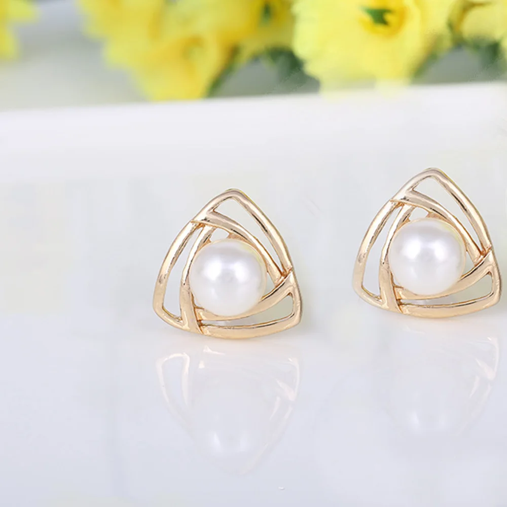 Серьги клипсы золотого цвета с геометрическим рисунком серьги каффы без