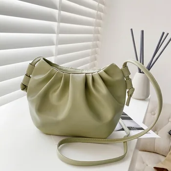 

Adisputent 2020 New Leather Women Tote Bag High Quality Metal Chunky Chain Cloud Shape Tote Bag Ladies Shoulder Bags For Women