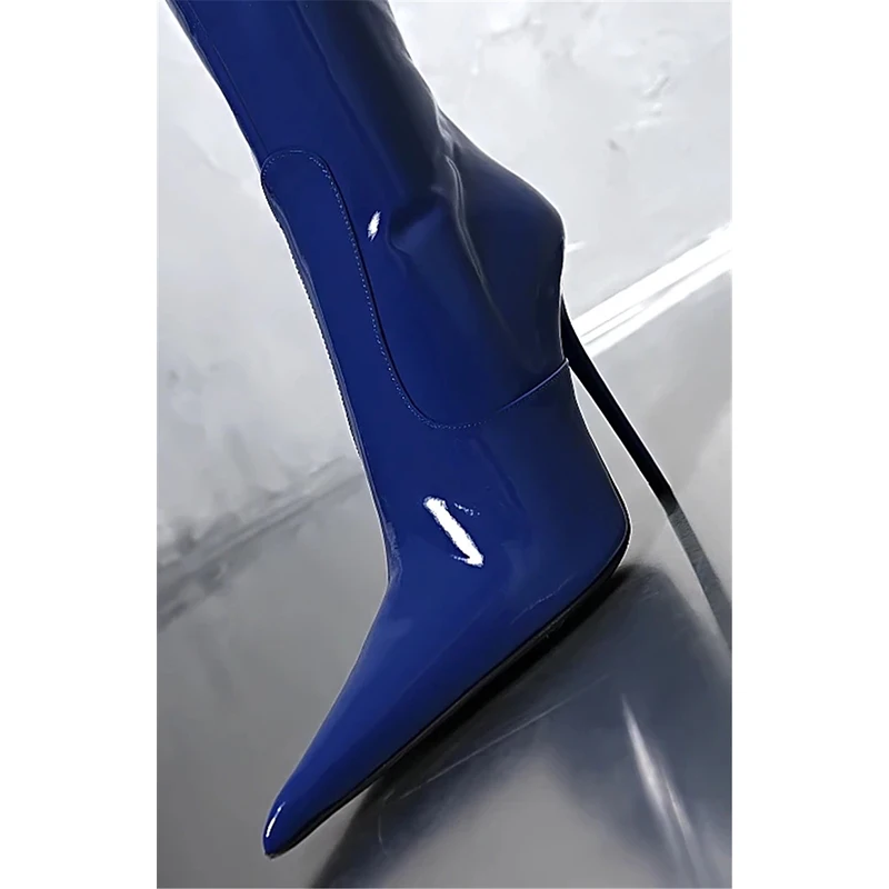 Высокие сапоги до колена из лакированной кожи пикантные однотонные зимние сапоги с острым носком на высоком каблуке модные женские сапоги на молнии; разные цвета на выбор - Цвет: blue