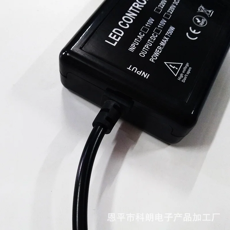 Напрямую от производителя продажи мобильного телефона Bluetooth APP контроллер RGB высокого давления световой бар контроллер Красочный Световой ремень LE