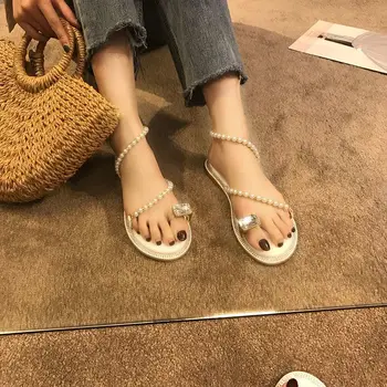 

2020 New Pearl Beading Toe Ring Flat Sandals Cross Strap Lady Slip-on Casual Summer Shoes Gladiator Style Woman Leisure Shoes 39