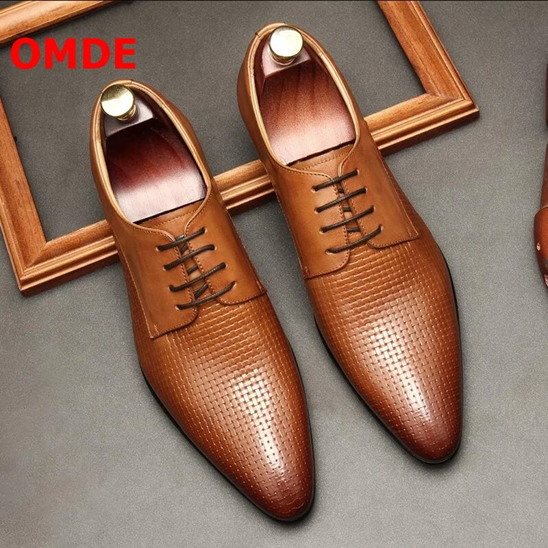 

OMDE Pointed Toe Formal Shoes Men Fashion Embossed Cow Leather Lace-up Dress Shoes Breathable Men's Banquet And Wedding Shoes