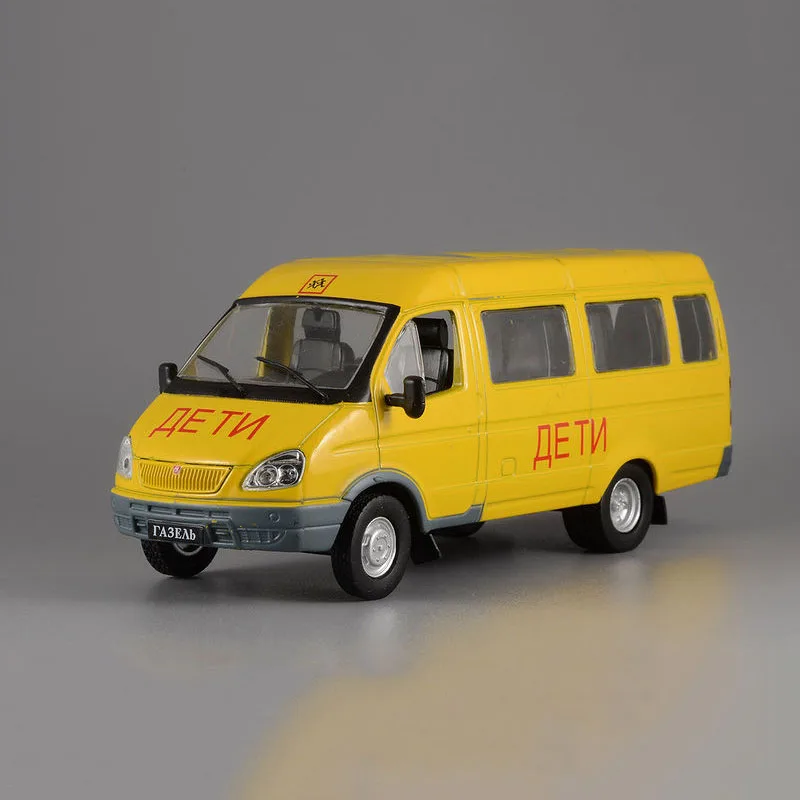 1/43 сплав российский газ автомобиль пассажирский автобус модель игрушки Классический Бизнес автомобиль коллекция игрушек - Цвет: 01