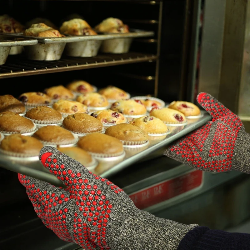 

1 Pair Barbecue Dotted Heat Insulation Gloves Kitchen Helper For BBQ Oven Microwave Protector Fire Guard Oven Mitts Gloves