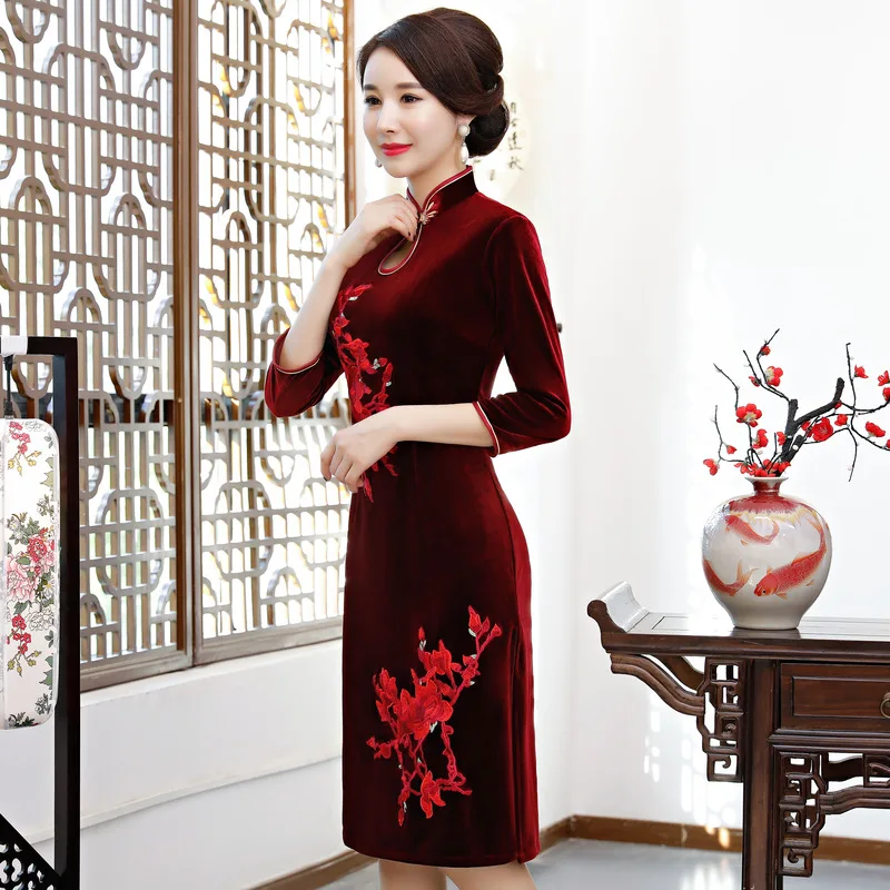 Вышивка мини женское платье Ципао Мандарин воротник сексуальный Cheongsam Формальное вечернее платье Винтаж Кнопка Классический негабаритных Vestidos
