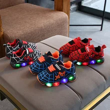 Детская светящаяся обувь с рисунком Человека-паука светодиодный обувь для маленьких мальчиков и девочек светящаяся обувь с мягкой подошвой для новорожденных первая ходьба от 1 до 5 лет