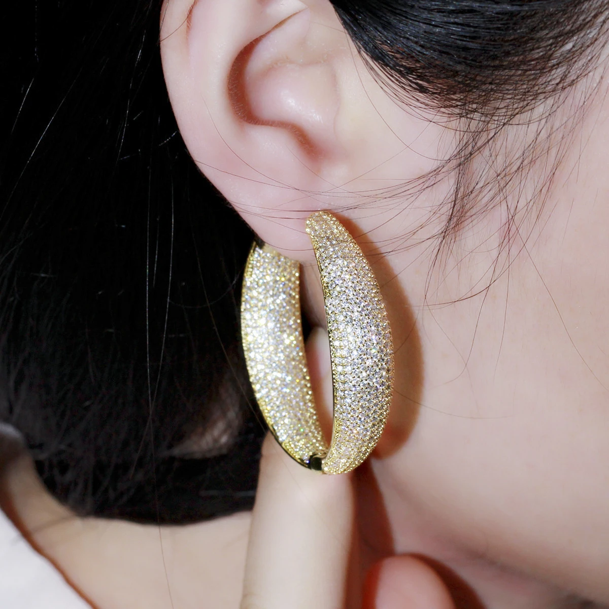 ThreeGraces Gorgeous White Full Cubic Zirconia Stone Big Round CZ Hoop Earrings for Ladies Korean Fashion Party Jewelry ER510