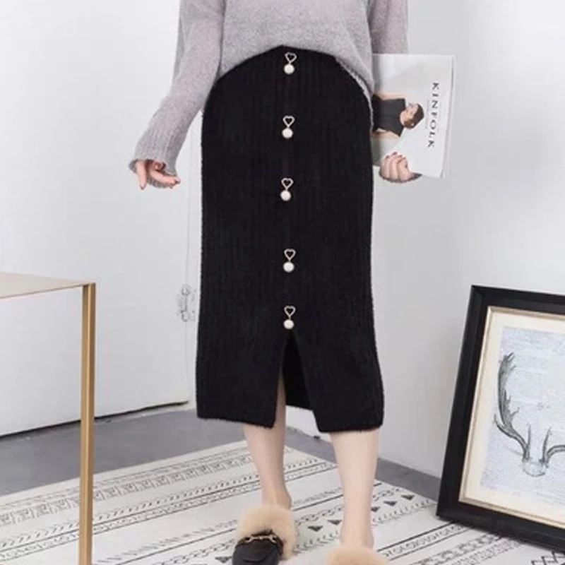 

2019 Autumn Winter Women Skirts Elegant Knitted Ladies Black Color Skirt Button Design Brand Bottoming Clothes Elastic Waist