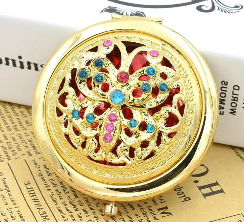 

Chic Retro Vintage Gold Metal Pocket Mirror Compact Cosmetic Retro Mirrors Crystal Studded Portable Gifts Wholesale
