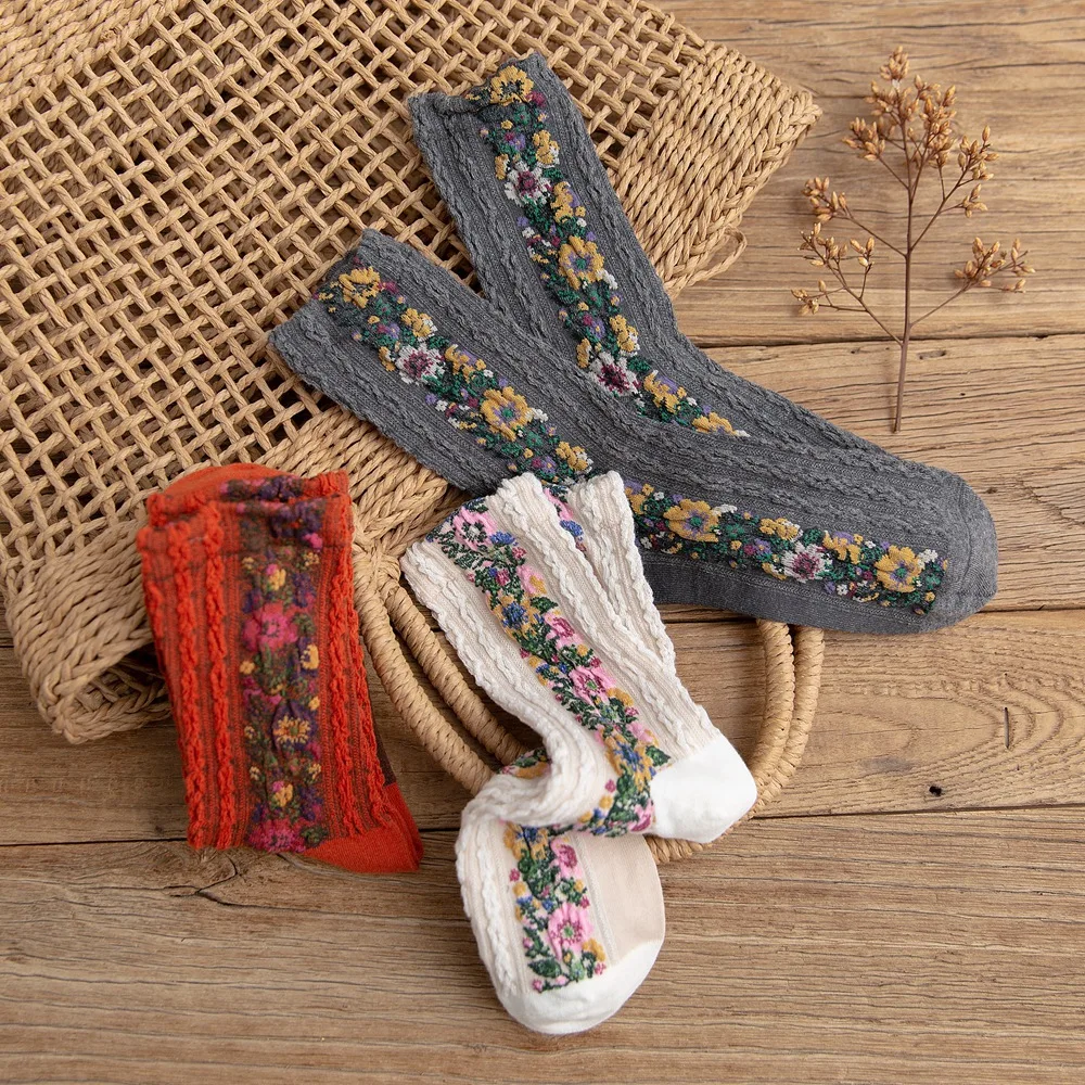 Повседневные женские носки в Корейском стиле; хлопковые носки в европейском и американском стиле с цветочным принтом; сезон осень-зима; милые забавные теплые носки