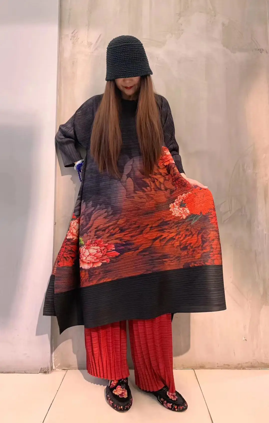 

MIYAKE pleated lotus-shaped gradient pullover long pleated loose large size dress pleats dresses free shipping