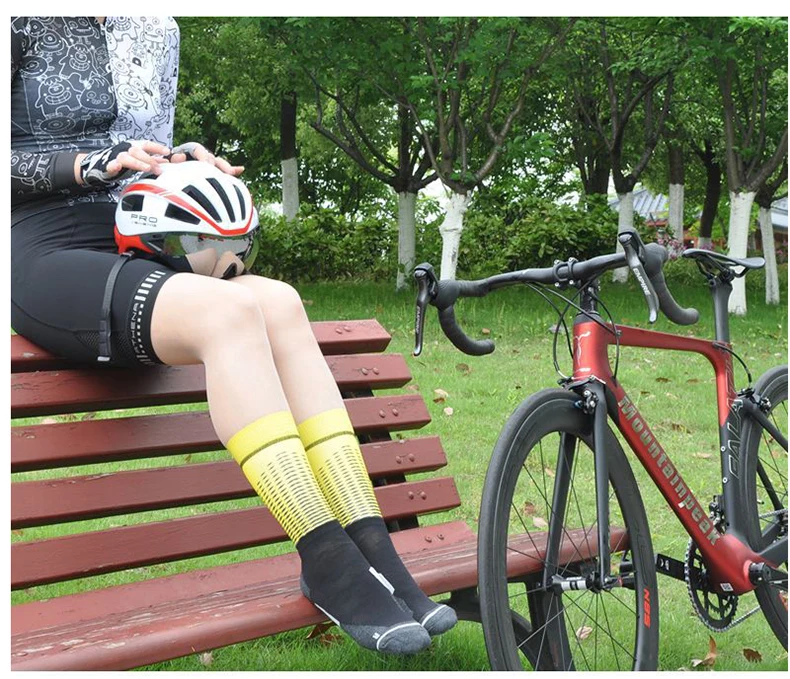 Высококачественные носки для спорта на открытом воздухе Нескользящие дышащие баскетбольные футбольные носки для велоспорта горные велосипедные носки отражающие чулки