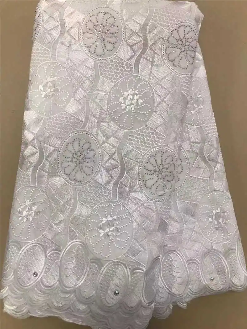 Фабрика предлагает Современная кружевная ткань Высококачественная африканская сухая хлопковая швейцарская кружевная ткань с камнями для свадебных платьев Winn178g