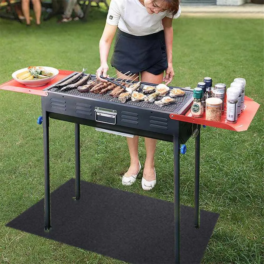 

Black BBQ Grill Mat Barbecue Outdoor Baking Fireproof Heat Resistant BBQ Grill Splatter Mat Backyard Floor Rug Home Grill Mat