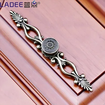 European Bronze Furniture Hardware Handle Kitchen Cabinets Small Door Knob Pull Drawer Wardrobe Cupboard Shoe Closet Pull Handle