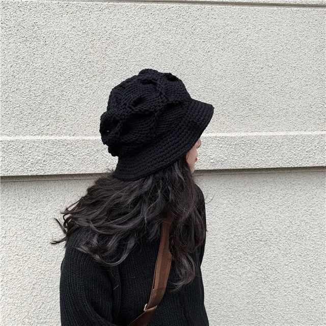 SHENGPALAE New Fashion Autumn Solid Twisted Knit Hat Women Casual Tide Elastic High Street Korean Version Hat Female A131