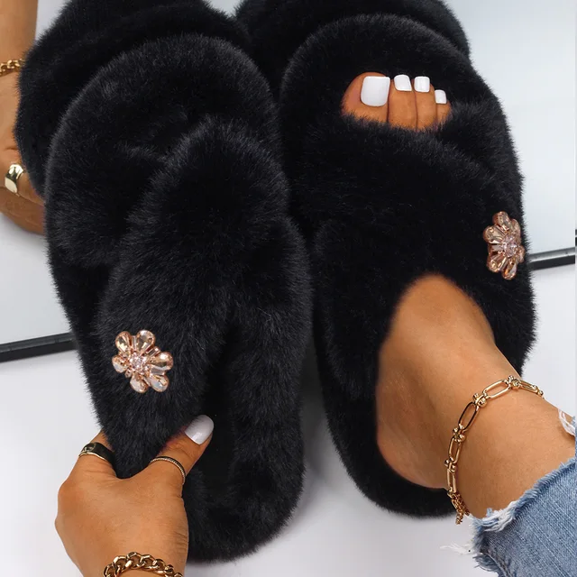 Fluffy Slippers Women Crystal Flower Decor Furry Sandals Elegant Ladies Home Flip Flops Faux Fur Slides Luxury Designer Shoes Black2