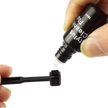 

10ml Vinyl Records Cleaning Fluid with Needle Cleaner Brush LP Phonograph Record Turntables Cleaning 270B