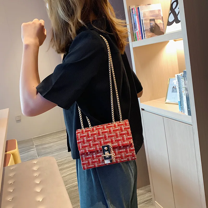 

Small Fragrance Bag Female 2019 New Fashion Lock Buckle Woven Shoulder Diagonal Package Wild Chain Small Square Bag