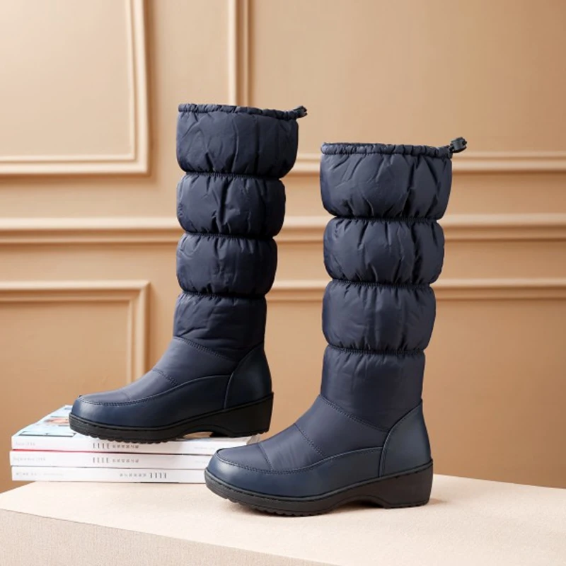 REAVE CAT/Большие размеры 35-44, новинка г. Модные женские ботинки теплые зимние ботинки на пуху зимние сапоги до середины икры на толстом меху Размеры 35-44, whit