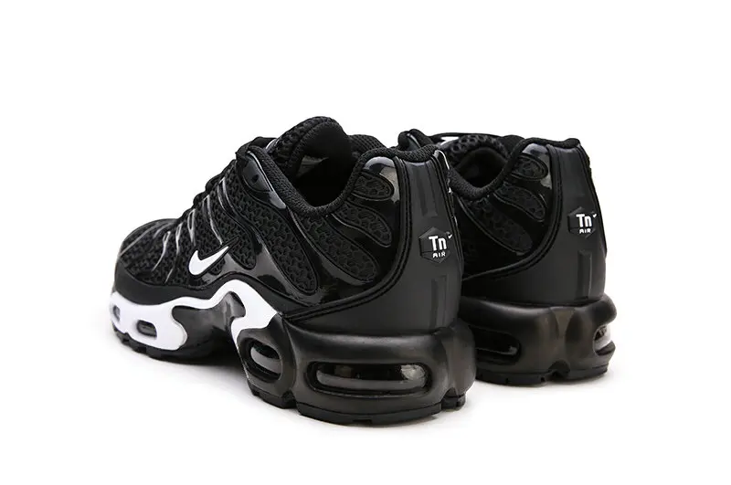 air max plus international flag black