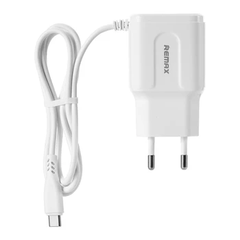 

Hot-Remax Phone Charger Plug / Travel Charger 2 USB Port +Type-C 3 Output 5V 2.4A for Android / IOS - EU Plug