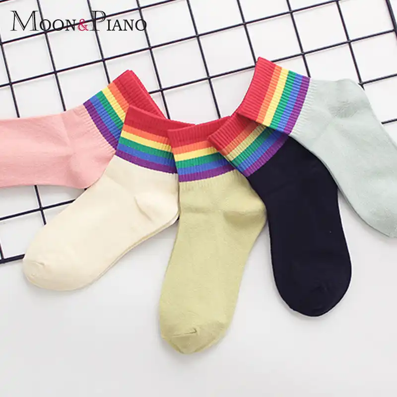 綿の靴下韓国若々しい活力虹ストライプ女性のカジュアルなスポーツスタイル冬暖かい快適な女性素敵なショート靴下 靴下 Aliexpress