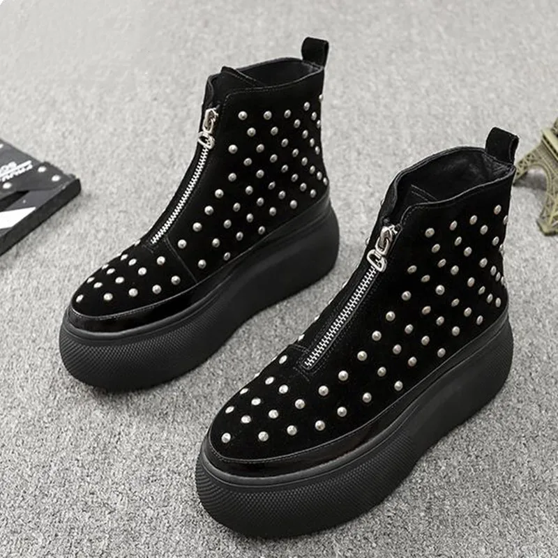 

Europe station 2019 autumn winter new frosted leather rivet cake thick sole ankle boots front zipper student boots