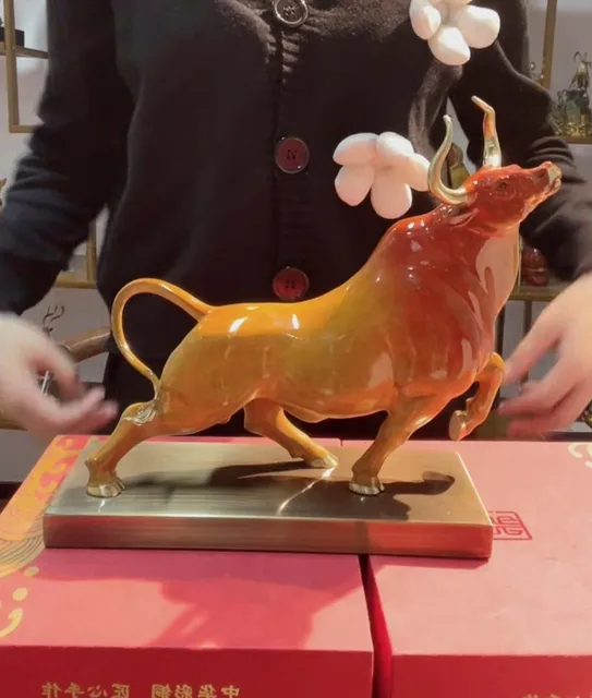 2023 고급 행운의 왕실 재테크 황소 마스코트