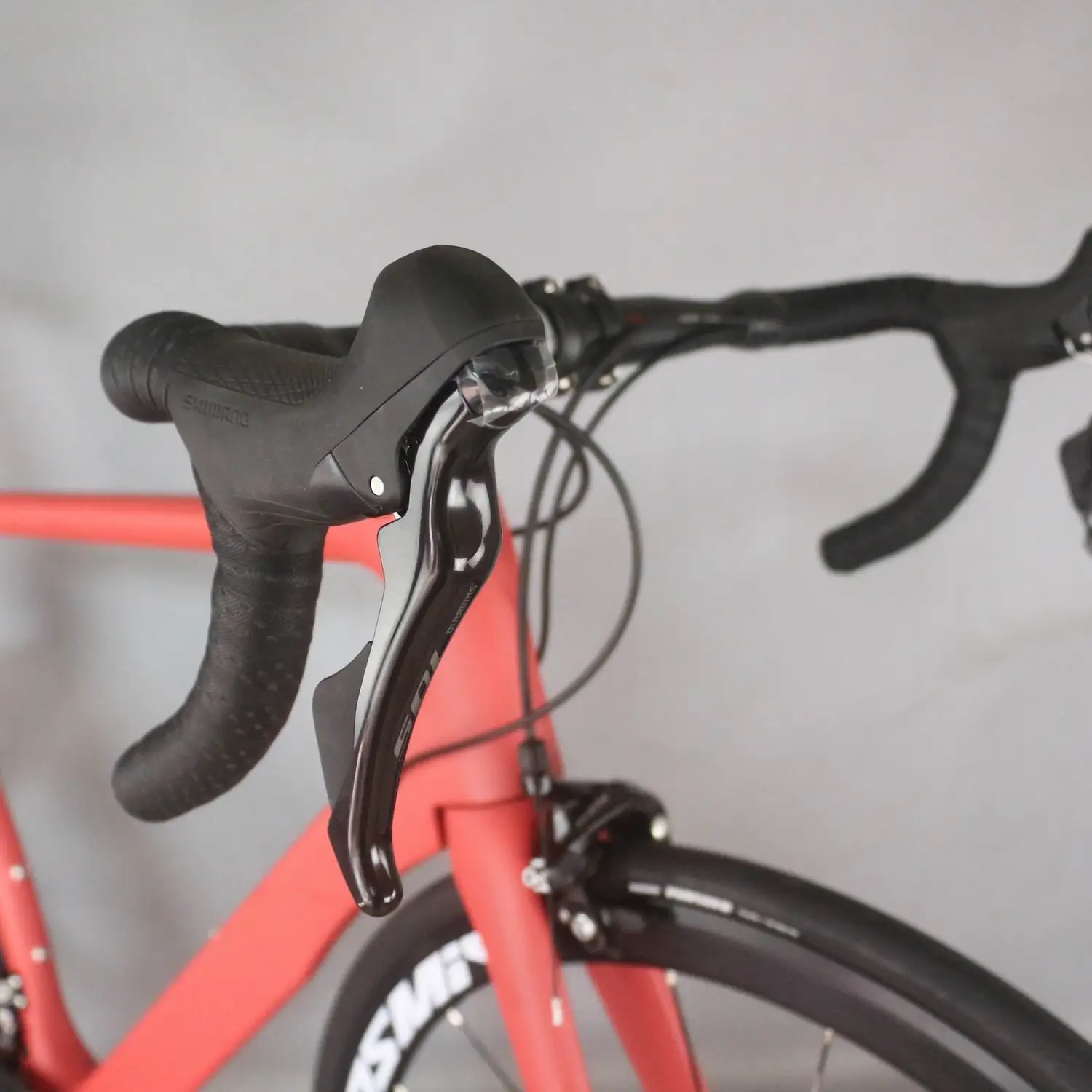 red color Complete Road Carbon Bike ,Carbon Bike Road Frame with groupset shi R7000 22 speed Road Bicycle Complete bike
