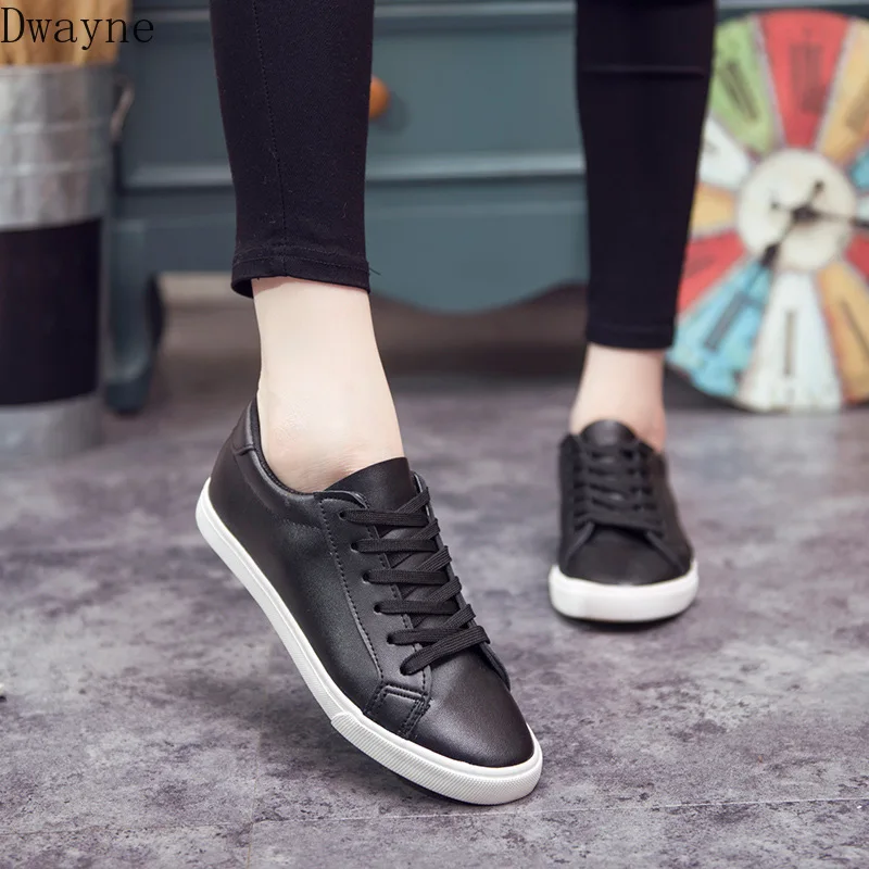 

New white student flat shoes fashion casual shoes wild casual shoes.