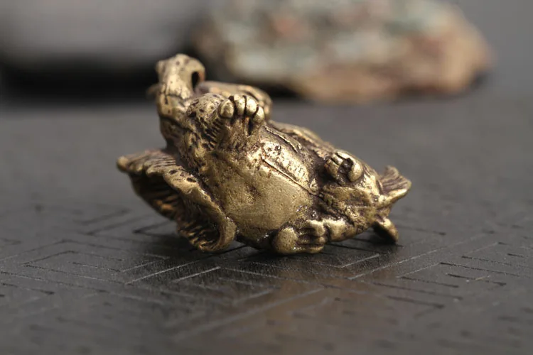 Mother Child Rabbits Statue (7)