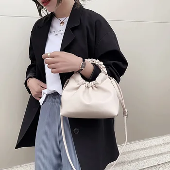 

ins new casual messenger bag female 2020 new Korean version of the wild net red shoulder bucket bag handbag