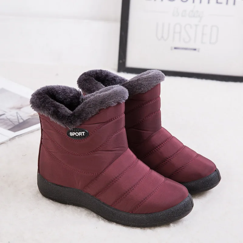 Зимние новые стильные теплые женские зимние ботинки с молнией сбоку; повседневная женская обувь на низком каблуке из водонепроницаемого материала; размер 43 - Цвет: Красный