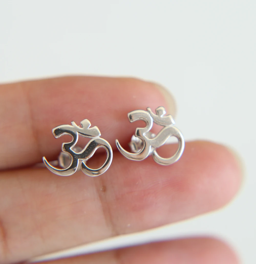 Серьги гвоздики из серебра 100% пробы с индийским символом|earings for girls|top earringsearrings |
