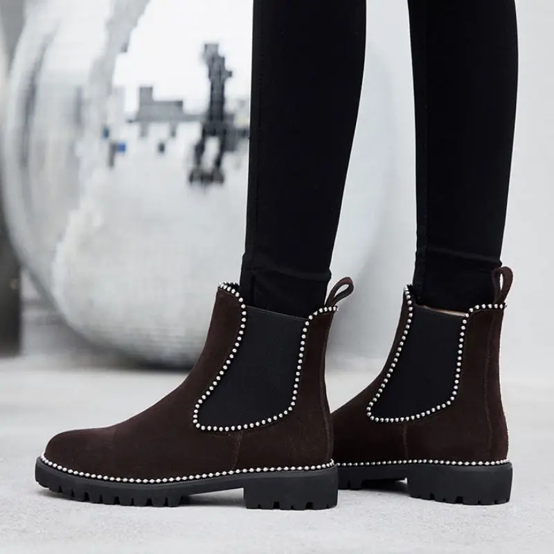 Cheap Botas torn.