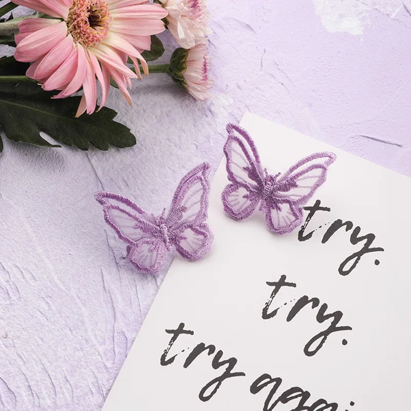 Женские серьги подвески с фиолетовыми цветочными лепестками простые модные