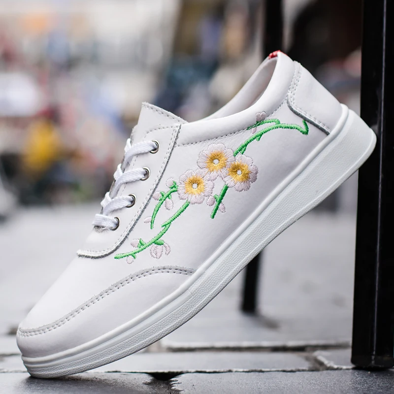 

Women Wild Rrend Shoes With Low Cut Fashiom Casual Flats Shoes Brand Outdoor Breathable Lace-up Embroidered Walking Shoes