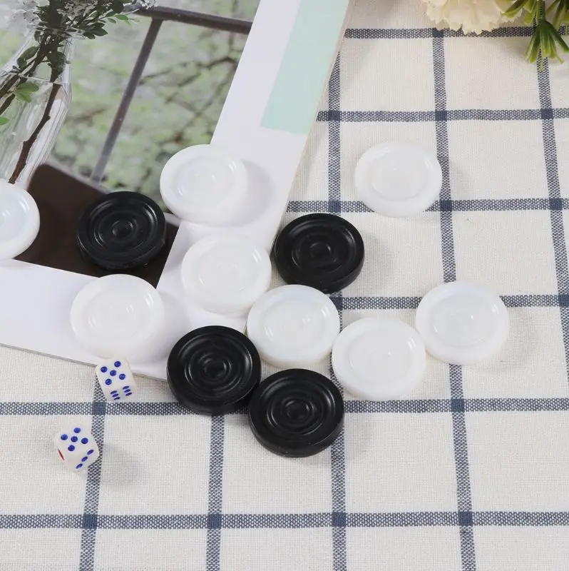 30Pcs Black & White Backgammon Scacchi Di Plastica Internazionale Dama Dama Quotidiano Giochi Da Tavolo