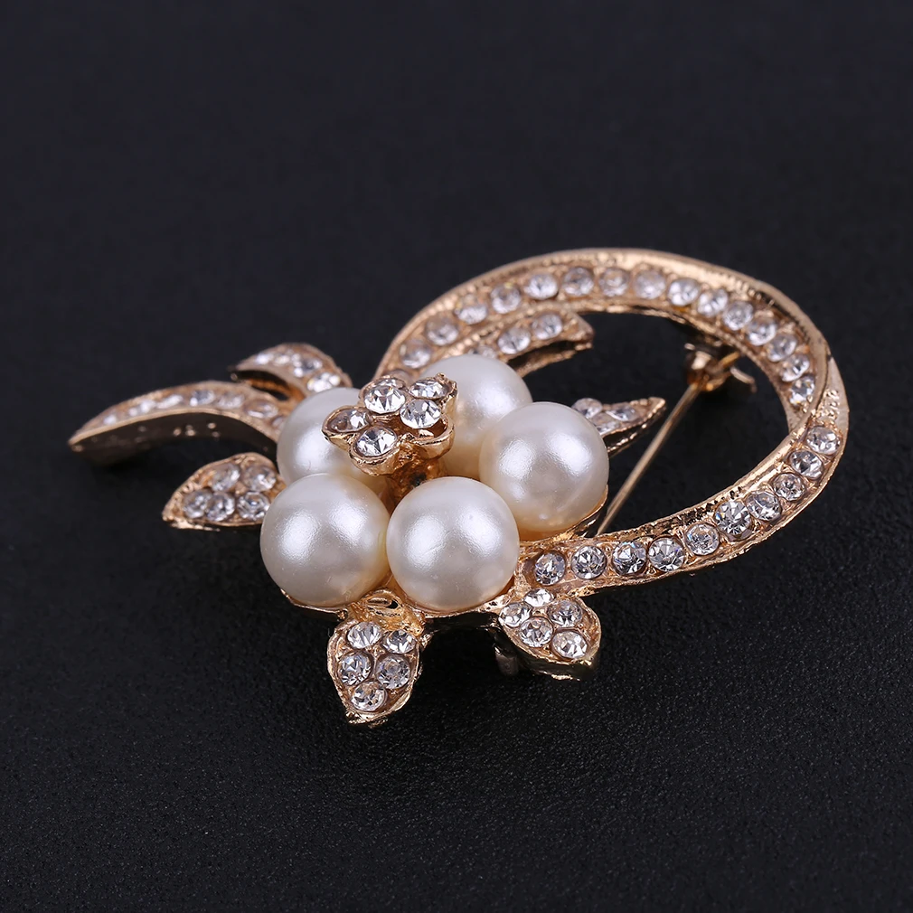 Elegant Fashion Brooches For Women Flower and Heart Design Rhinestone Golden Plated Brooch Pins Luxury Jewelry