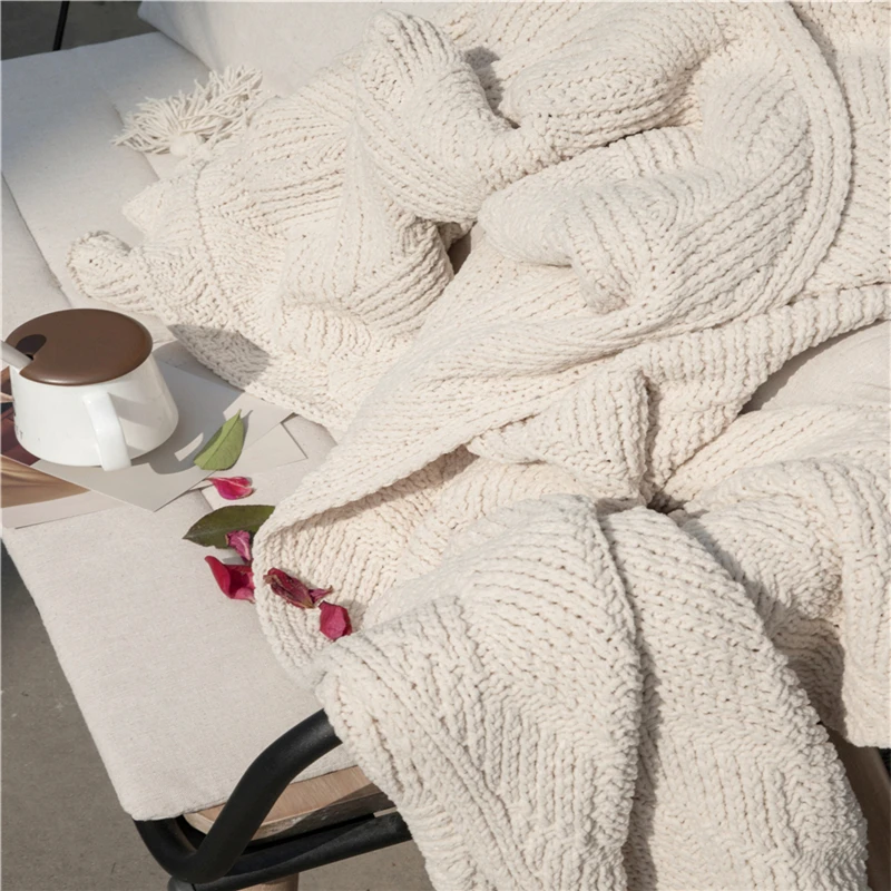 REGINA Nordic Chenille Throw Blanket