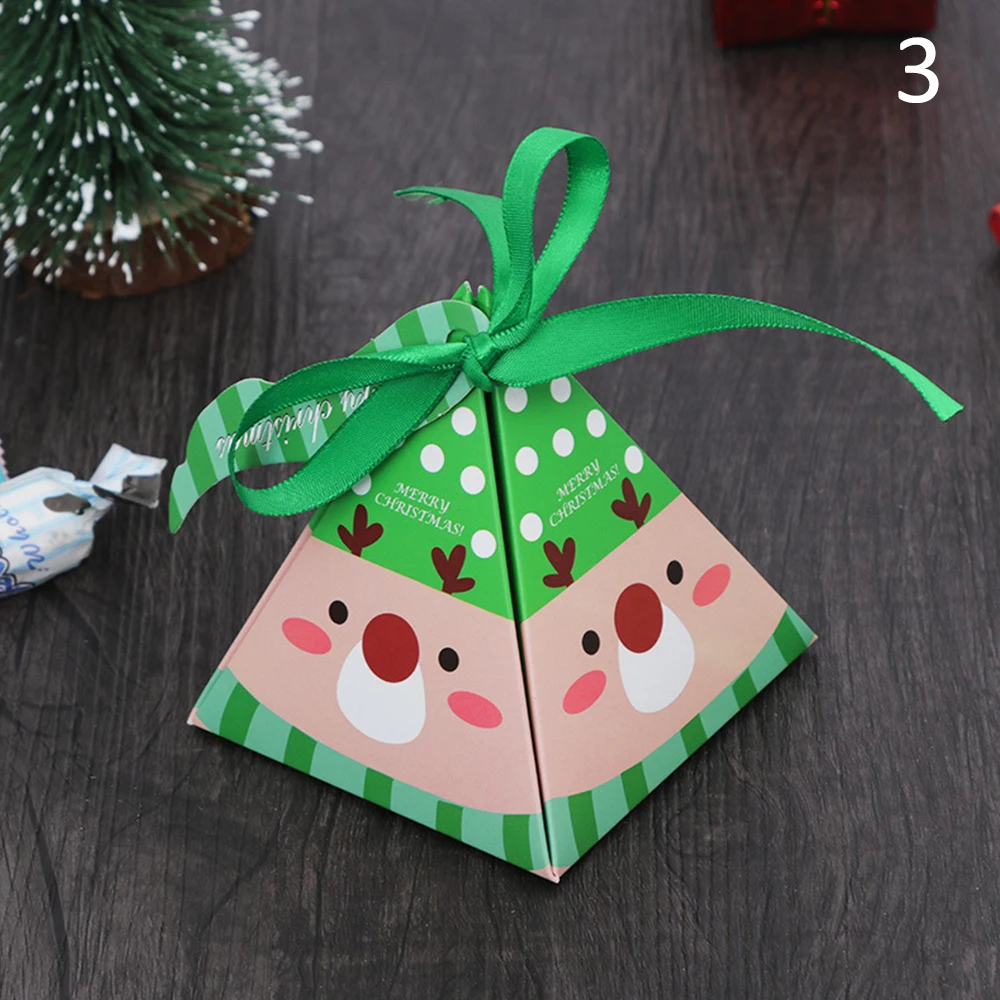 10 PCS/Set Merry Christmas Candy Box Christmas Tree Candy Cookie Baking Bag Box 8*8*9cm With Ribbon Paper Box Gift Box 3 Colors - Цвет: 10pcs Green