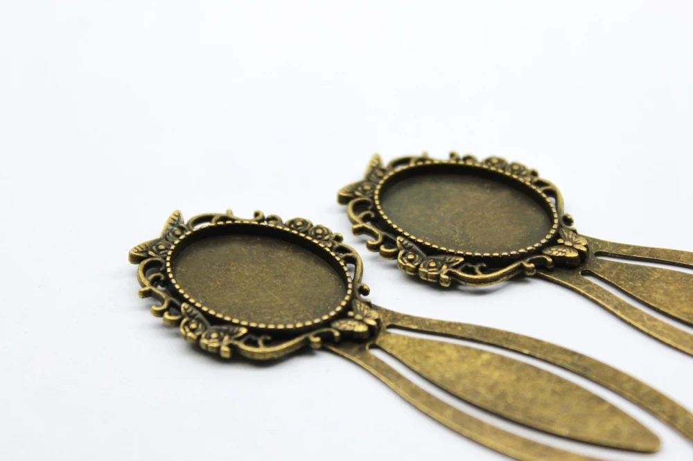 

BA-008 10pcs Antique Bronze Alloy Bookmarks 18*25mm Oval Cabochon Settings Plated jewelry embellishment Blank Charms